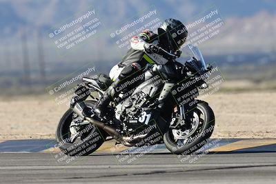 media/Jan-15-2026-Racers Edge (Thu) [[dfebeb70ab]]/3-B Group/Session 1 Turn 8/